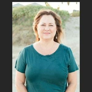 Meet your Posher, Debbie